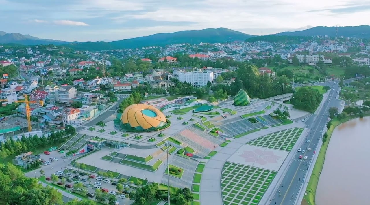 quang-truong-da-lat-1